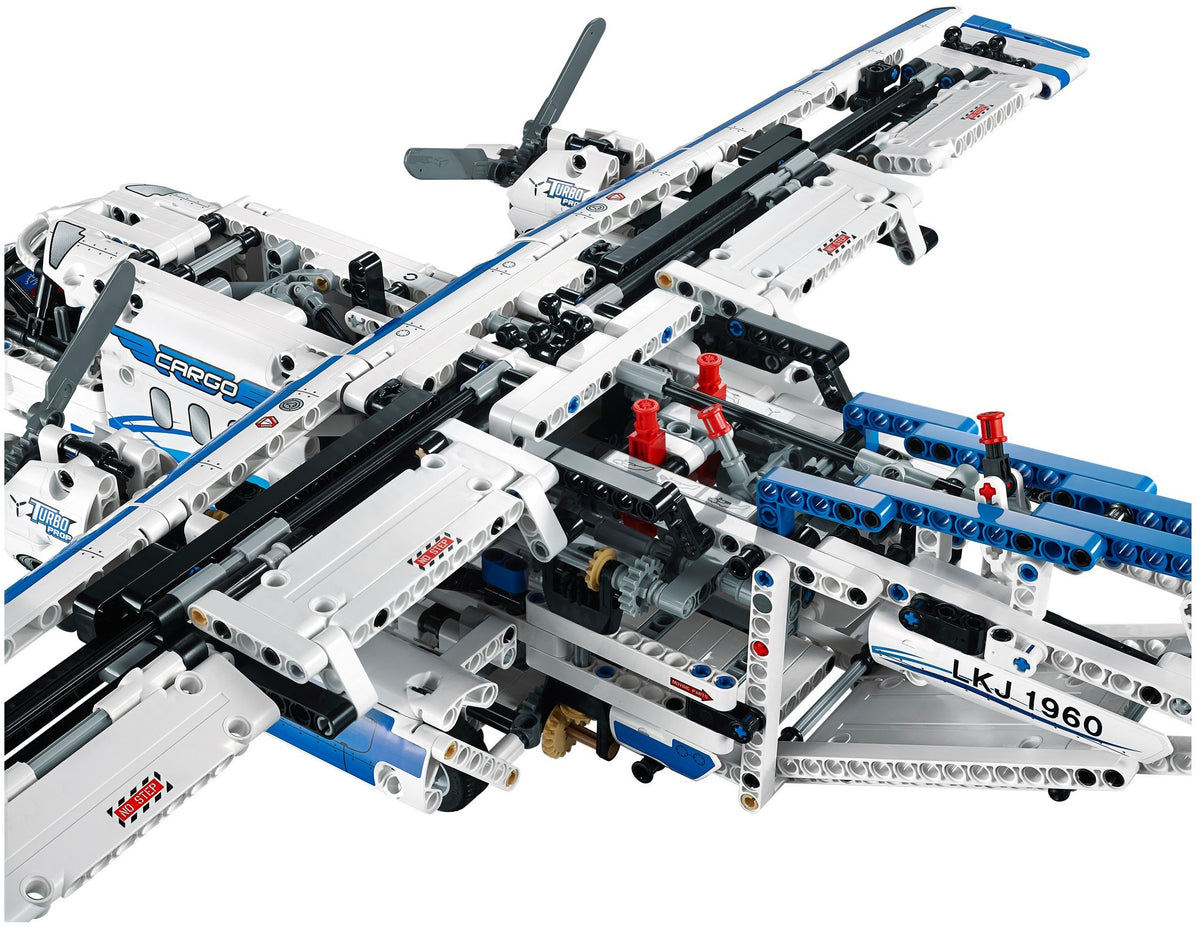 LEGO Technic 42025 Frachtflugzeug